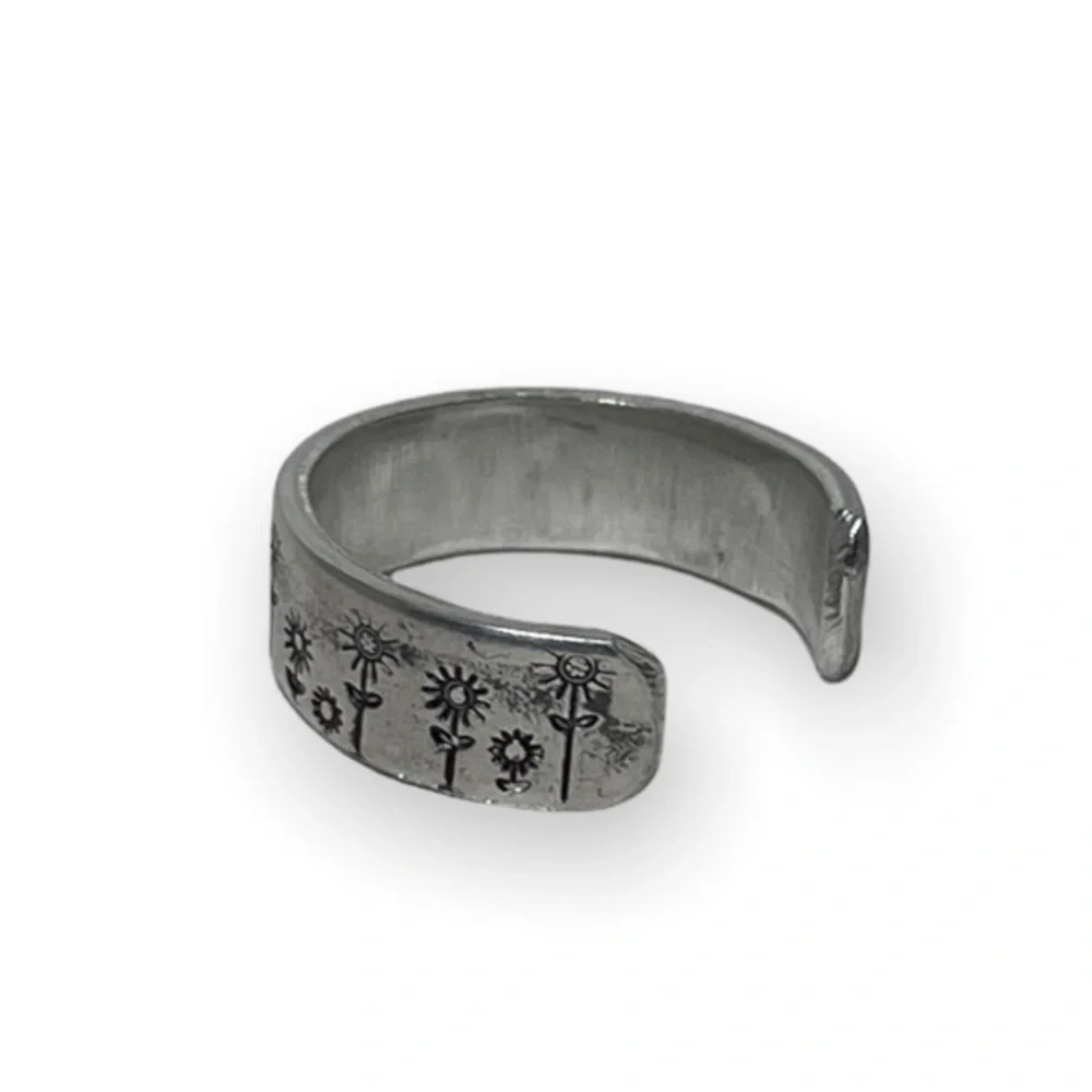Handmade 8/9 hand‎ stamped floral silver hypoallergenic adjustable boho ring
